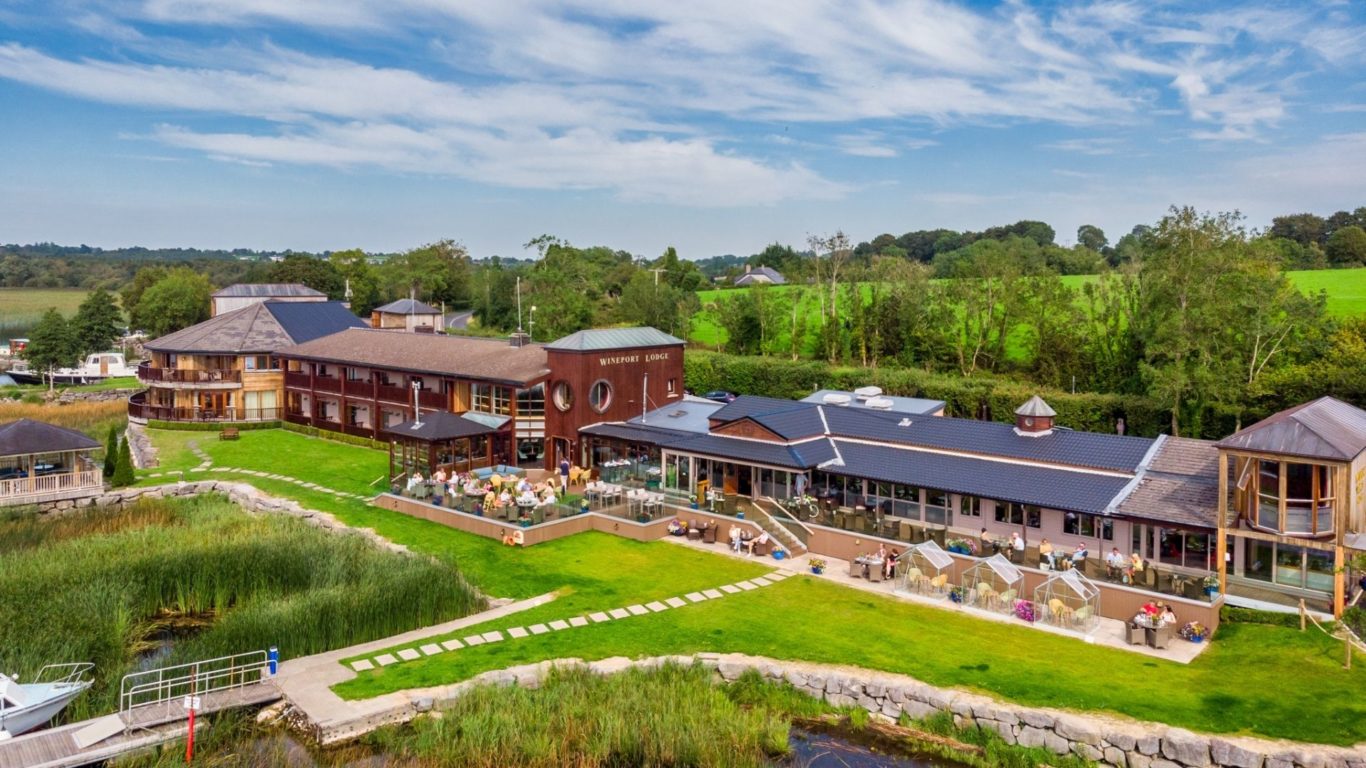 wineport-lodge-blue-sky-exterior